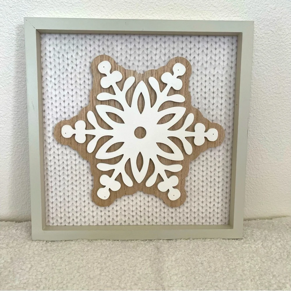 Holiday Wood Farmhouse Snowflake Winter Decor